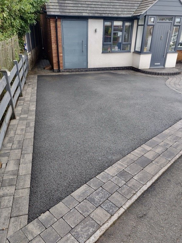 Driveway after cleaning, Jetstream Powerwash Swindon